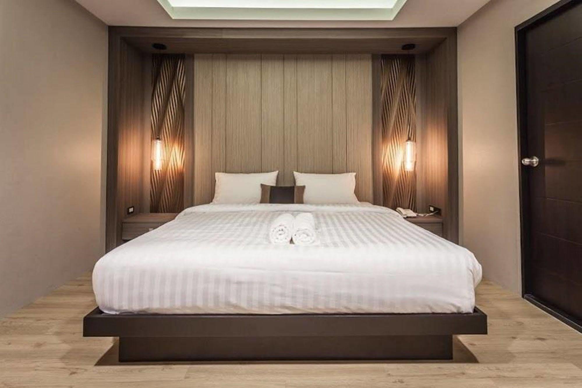 Kesorn Boutique Hotel Buriram Bagian luar foto