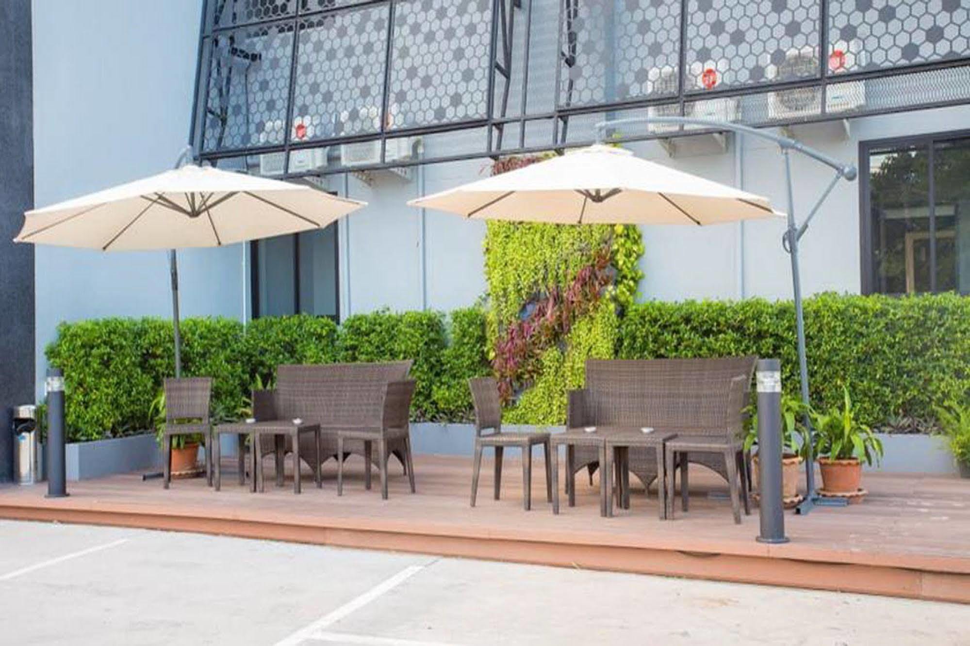 Kesorn Boutique Hotel Buriram Bagian luar foto